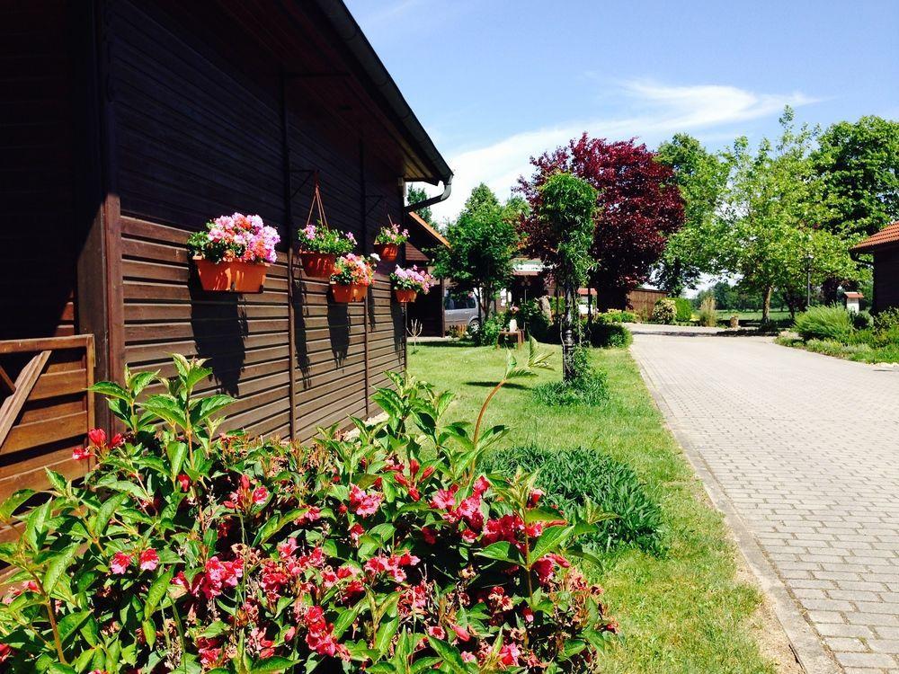 Hotel & Restaurant Zur Spreewaelderin Golßen Exterior foto